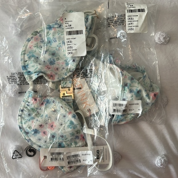 Minkpink Rubicon Underwire Bikini Top & Bikini Brief in Multi Floral Size XS - Picture 2 of 3